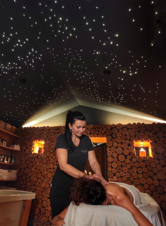 Massage im Wellnessbereich 