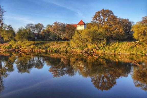 Mulde und Burg Bad Düben im Hintergrund 