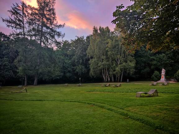 Kurpark bei Abendlicht